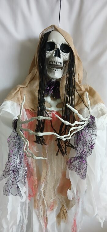 Light up screaming skeleton prop