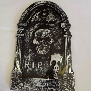Gravestone skull & bat