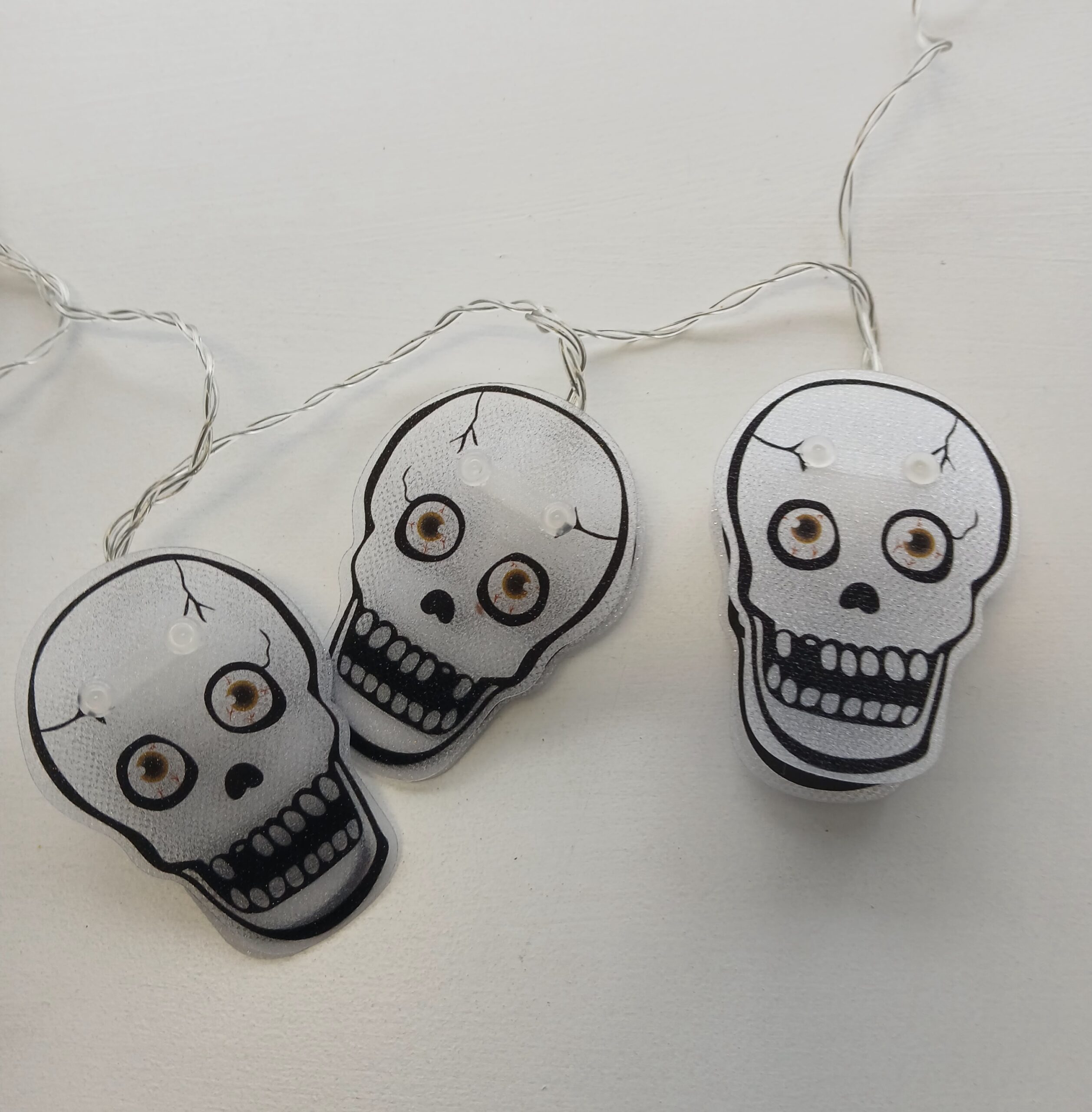 Creepy skull lights